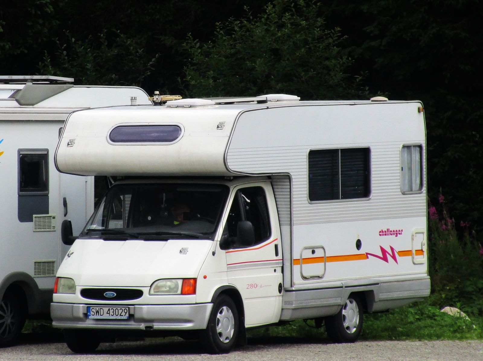 SWD 43029, Challenger 200-Series 