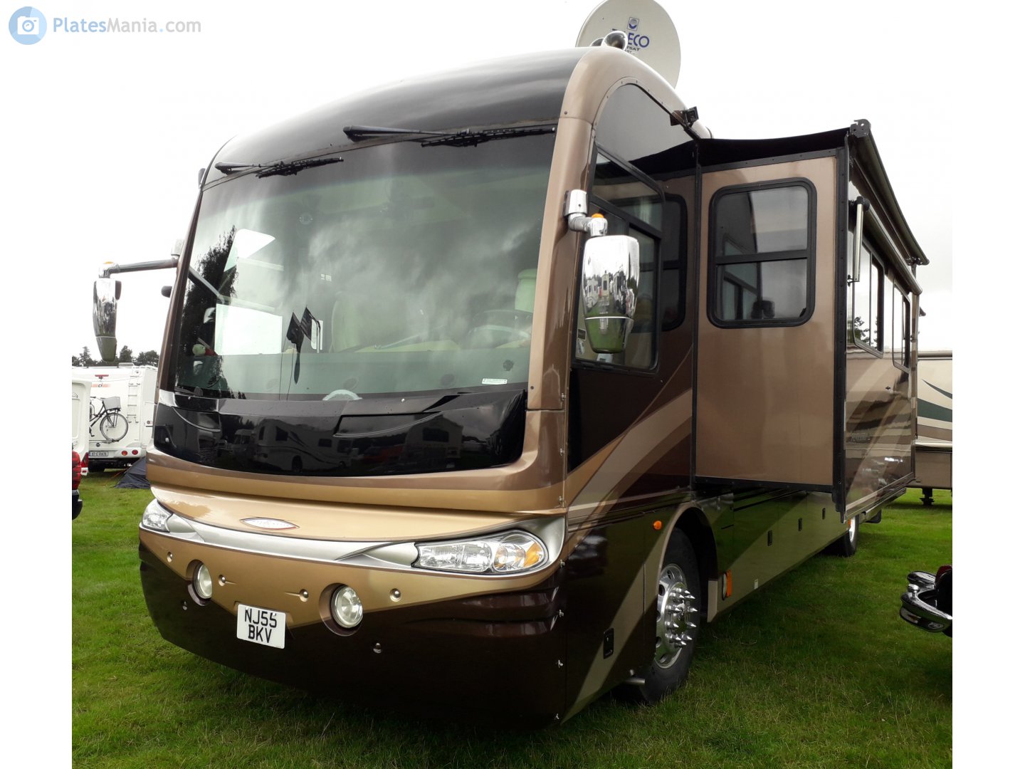 NJ55BKV, Fleetwood Revolution 