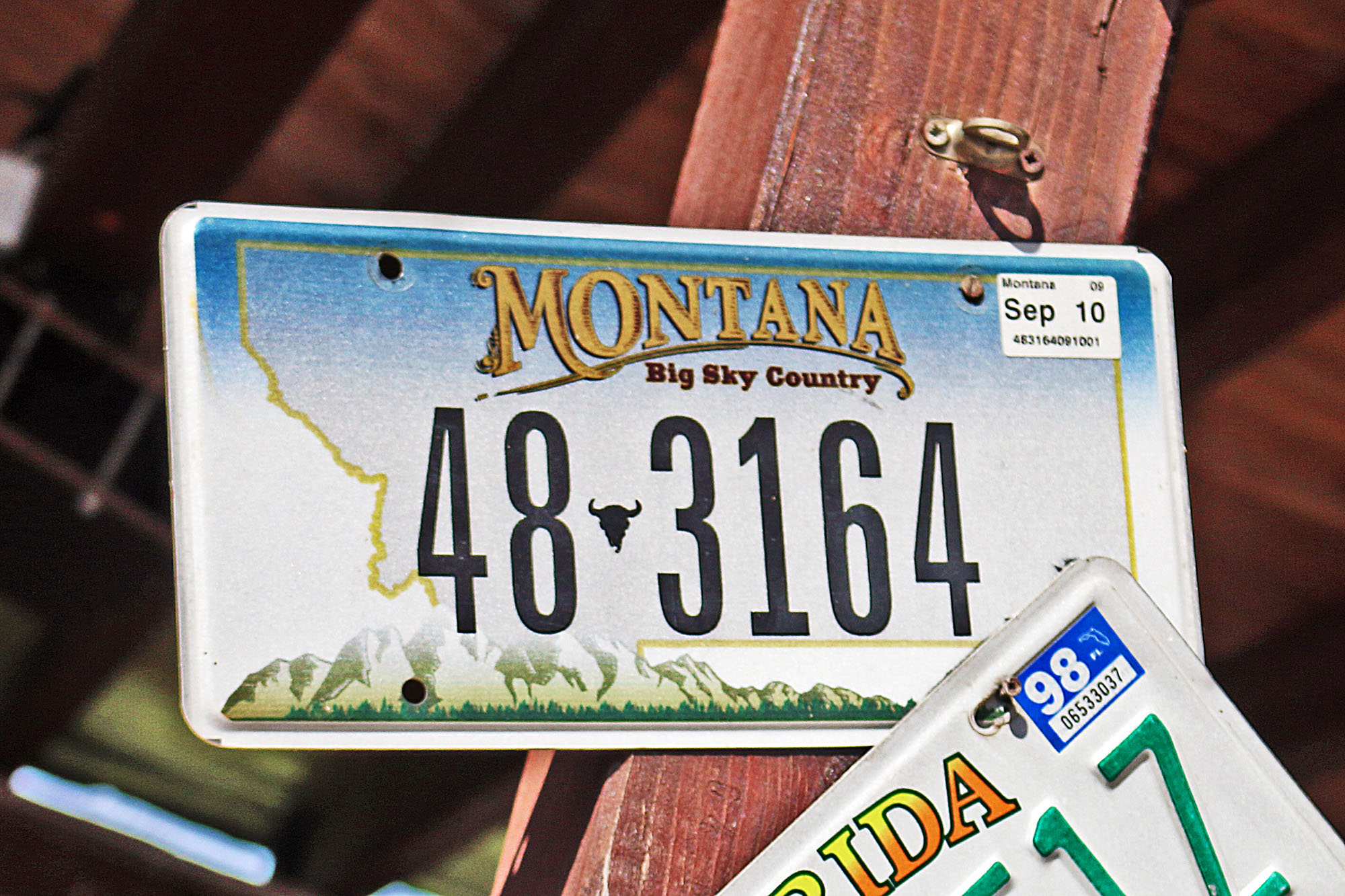 48-3164, License plate without vehicle 