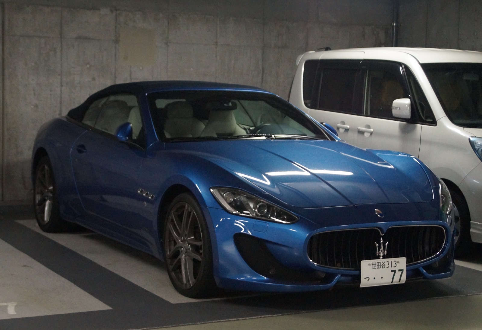 世田谷 313 つ 77, Maserati GranCabrio 1st gen (M145), 2009–2019