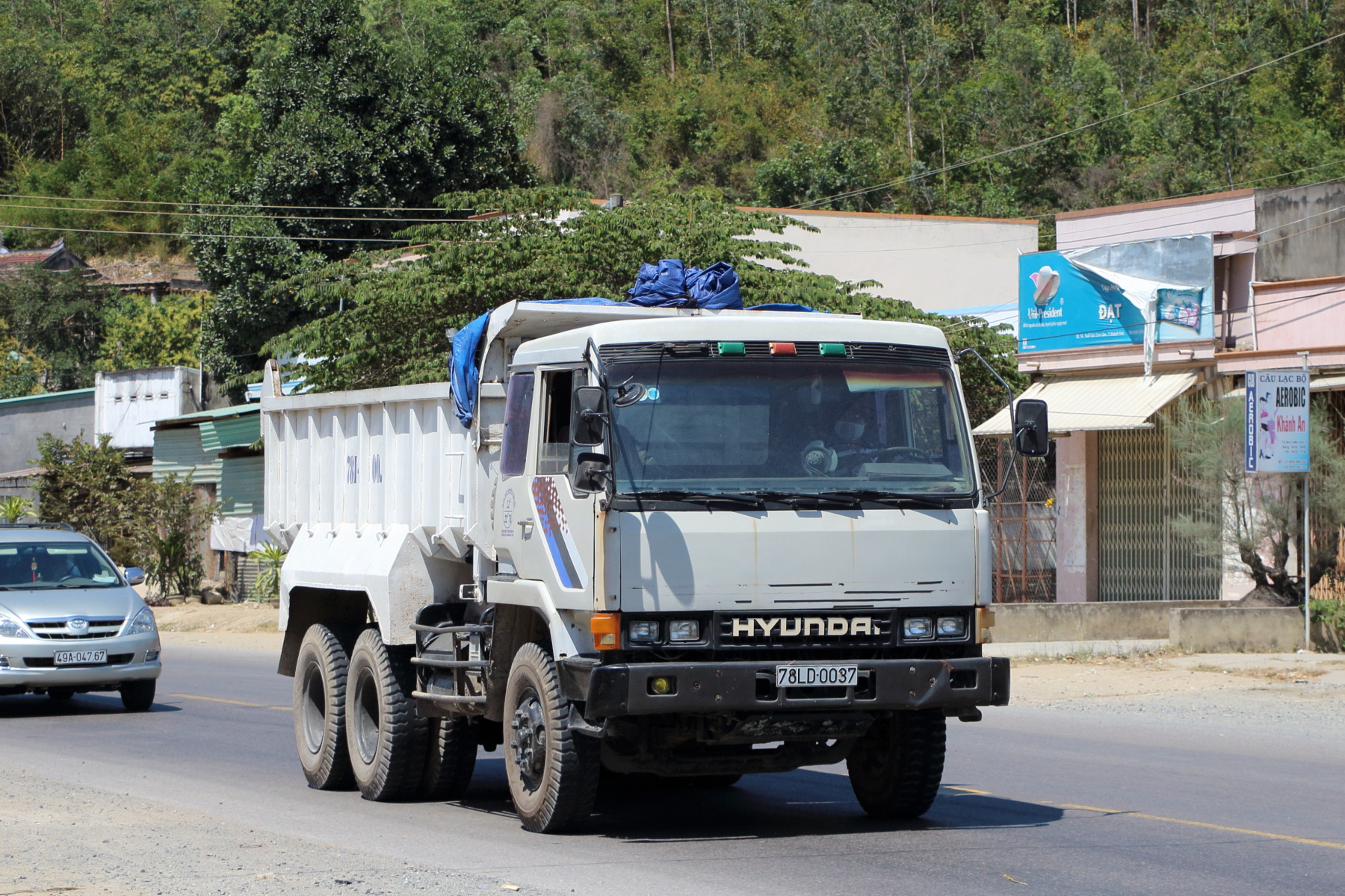 78LD-0037, Hyundai Truck 