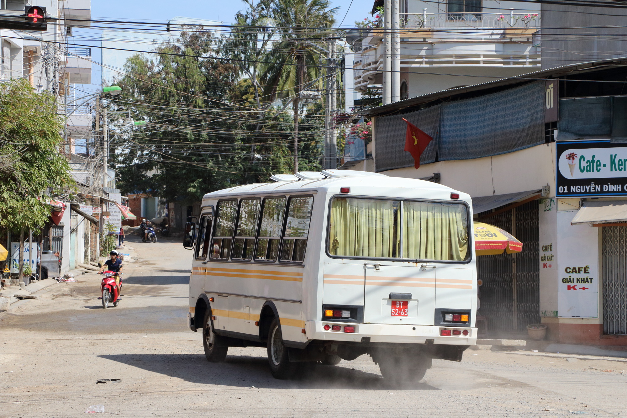 BT-52-63, PAZ 3205 32051, 1993–2003