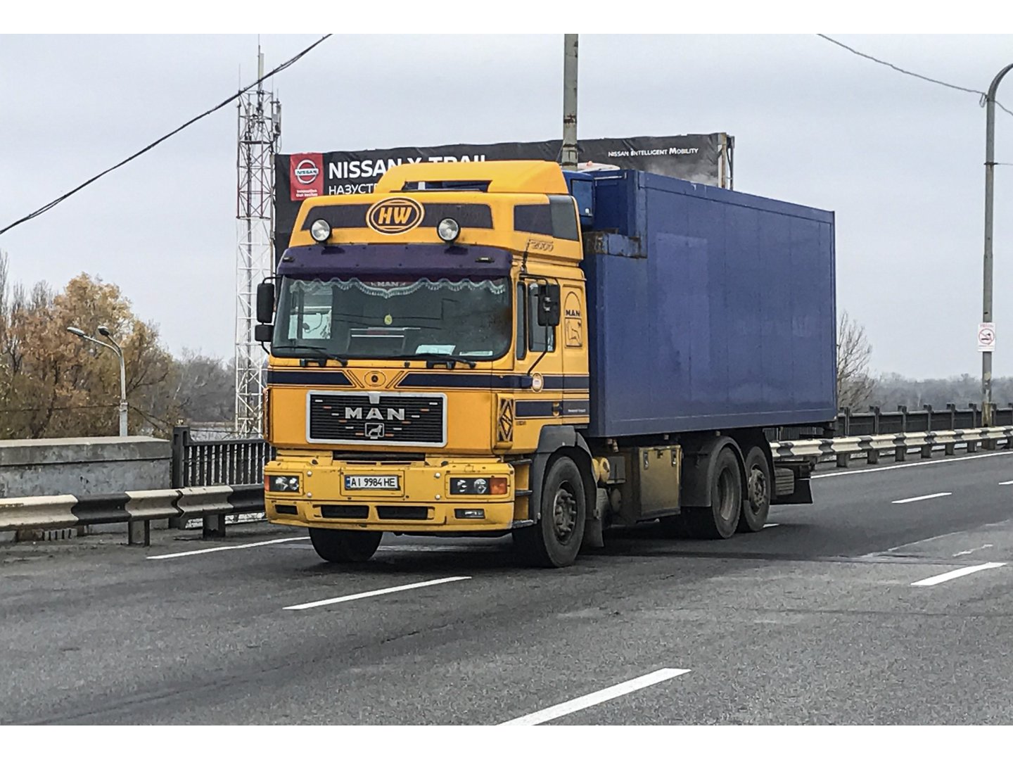 AI 9984 HE, MAN F2000 