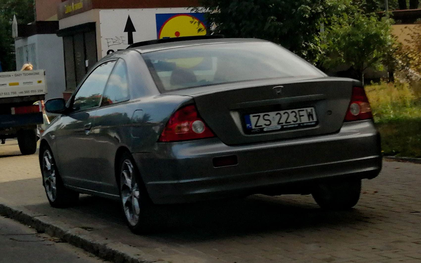 ZS 223FW, Honda Civic 7th gen Coupé (EM), 2001–2006