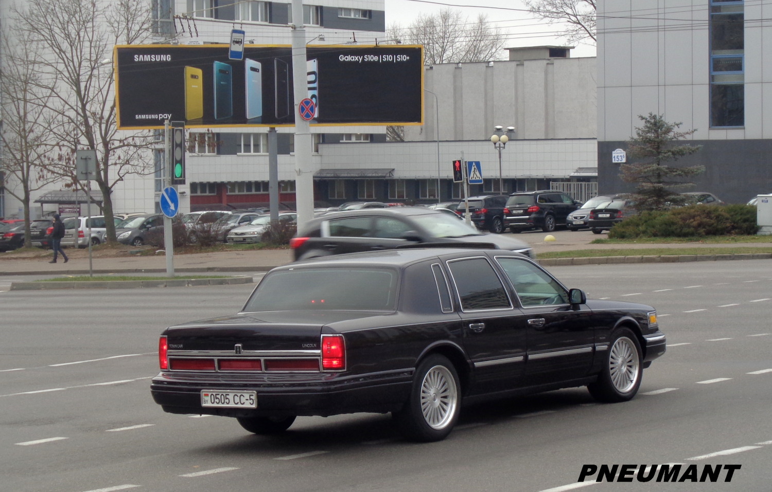 0505 CC-5, Lincoln Town Car 2nd gen (FN36/116), 1989–1997