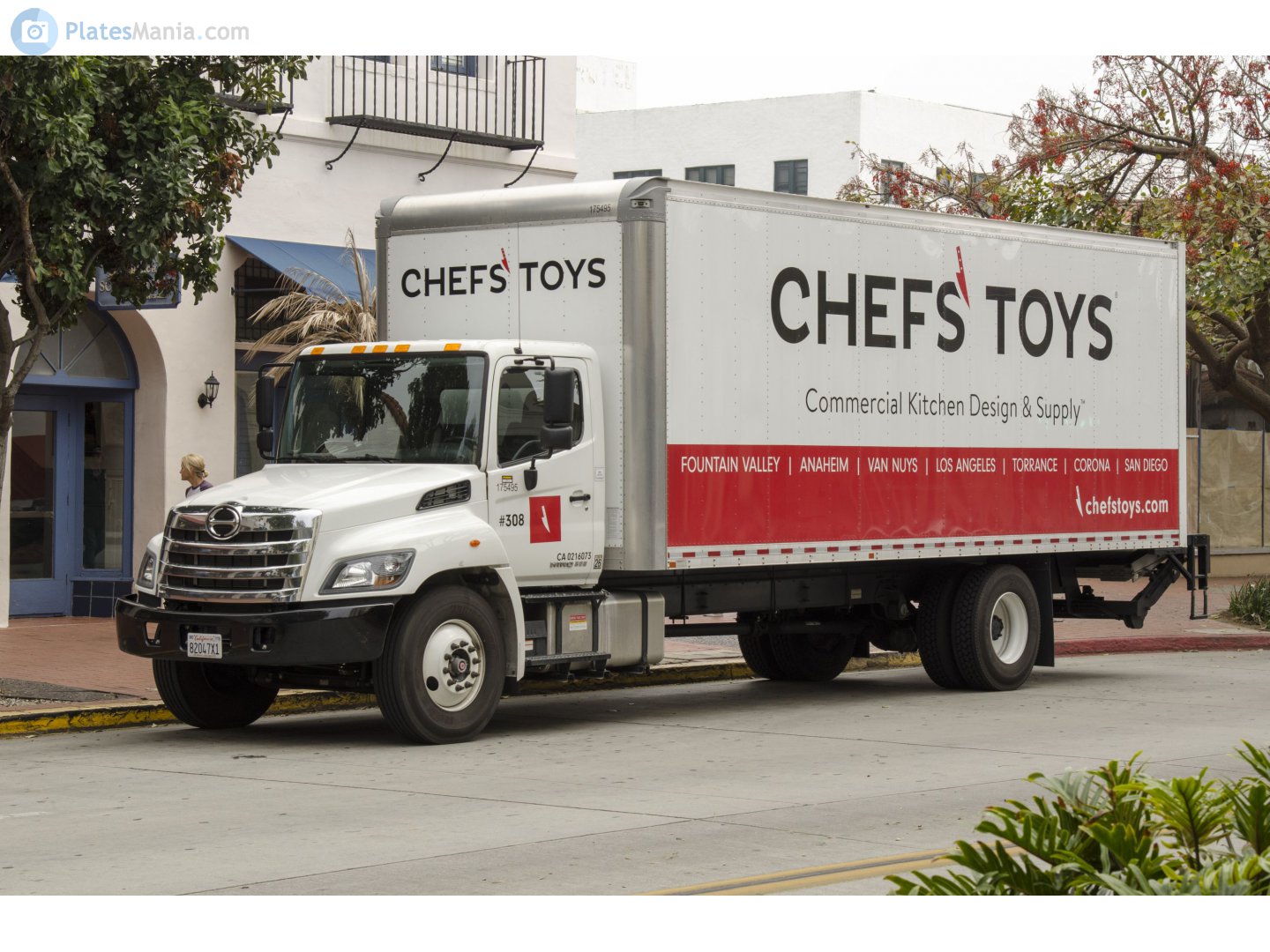 82047X1, Hino 600 Series 