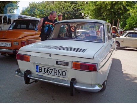 B 667 RNO, Renault 10
