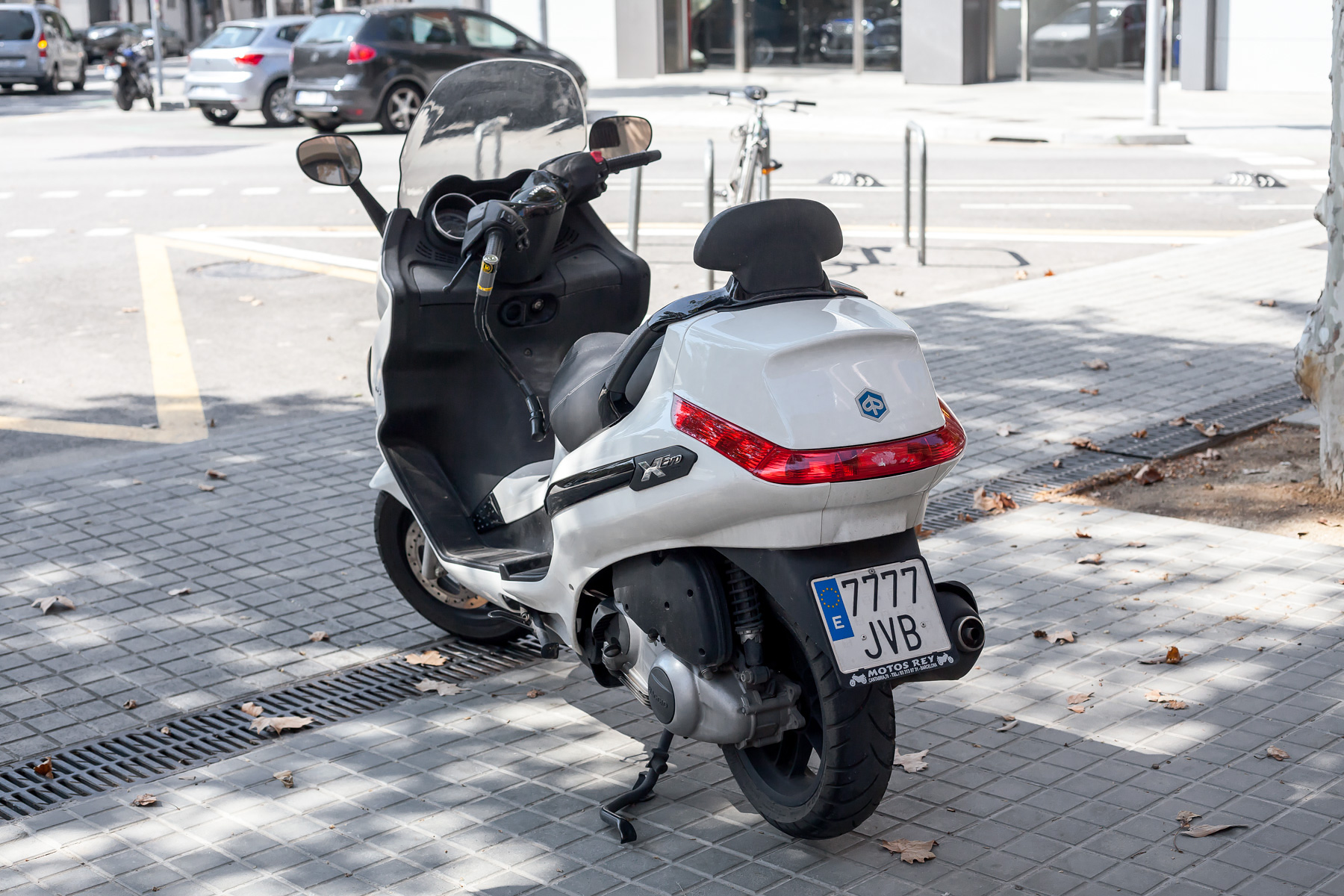 7777 JVB, Piaggio XEvo 