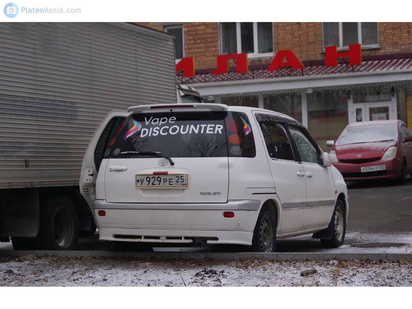 у 929 ре 25, Toyota Raum 1st gen (Z10), 1997–2003