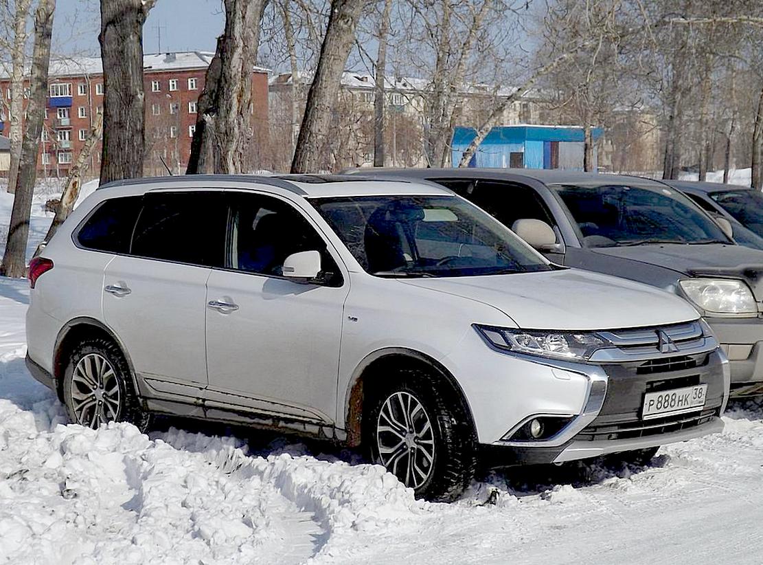 р 888 нк 38, Mitsubishi Outlander 3rd gen (GF/GG/ZJ/ZK/ZL), facelift, 2015–2023