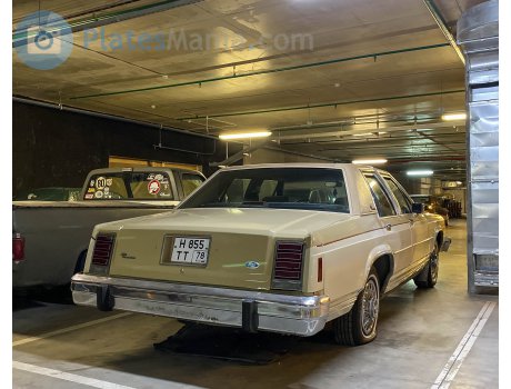 н855тт78, Ford Crown Victoria