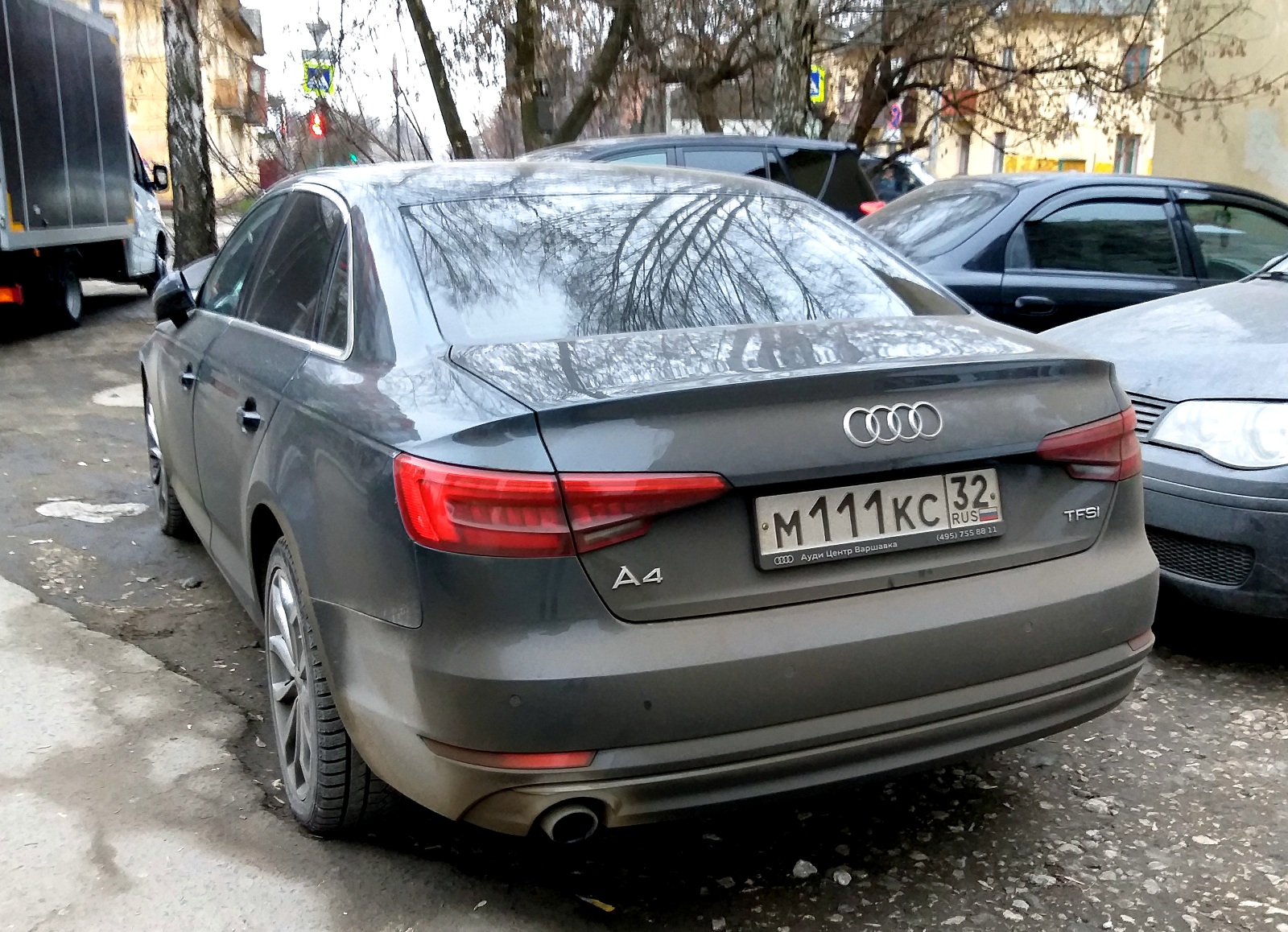 м 111 кс 32, Audi A4 
