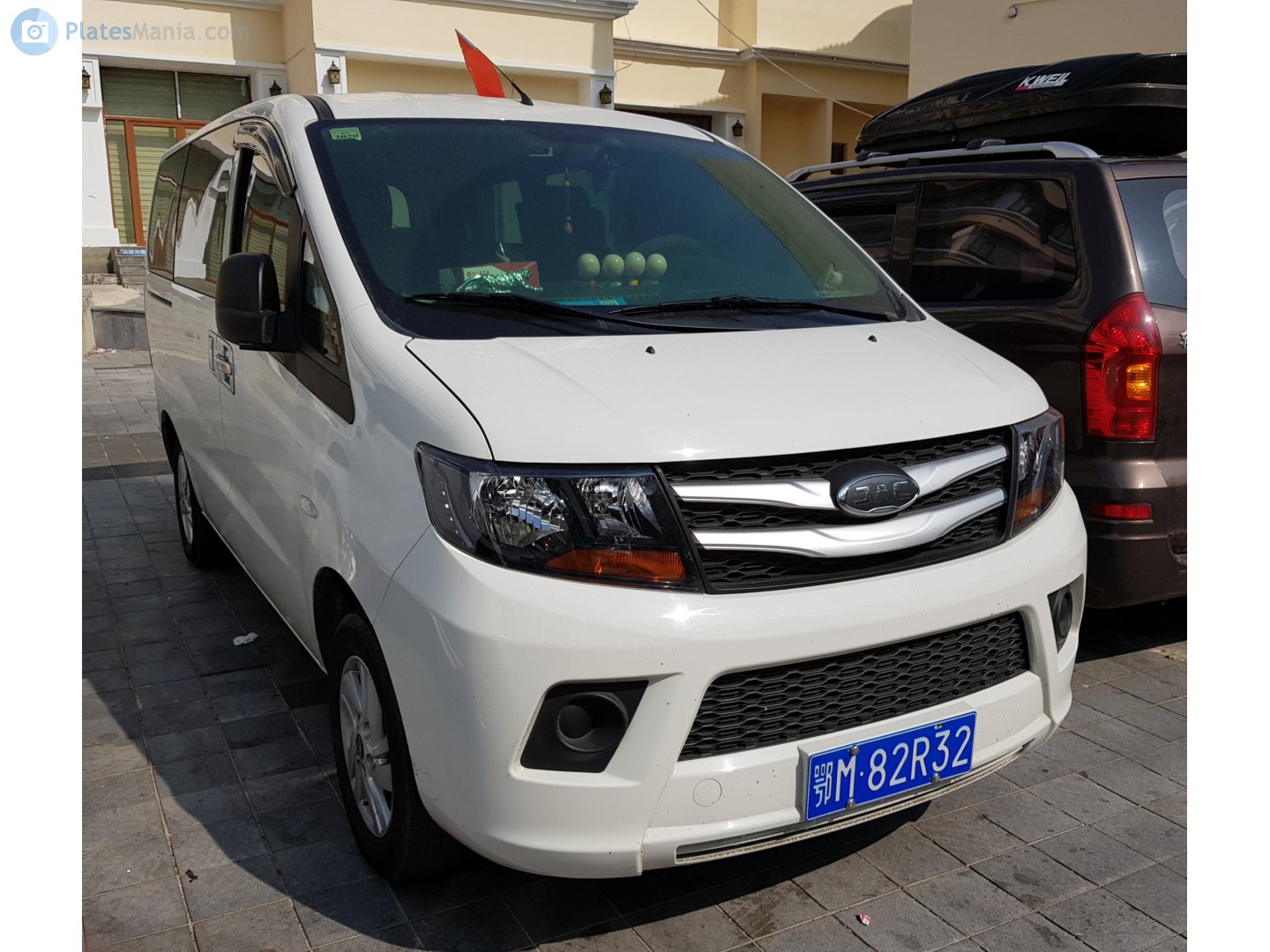 鄂M·82R32, JAC Refine M3 