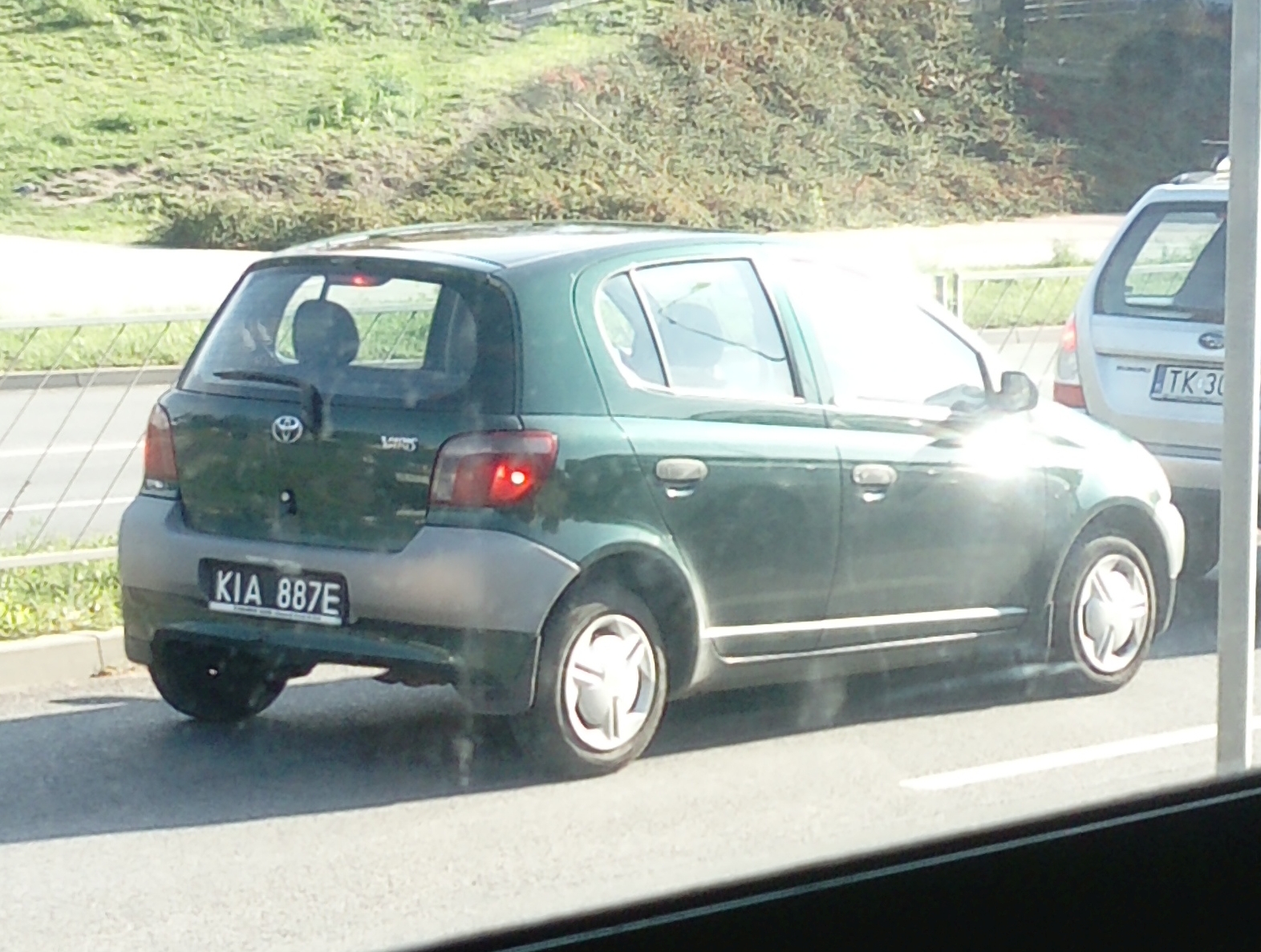 KIA 887E, Toyota Yaris 