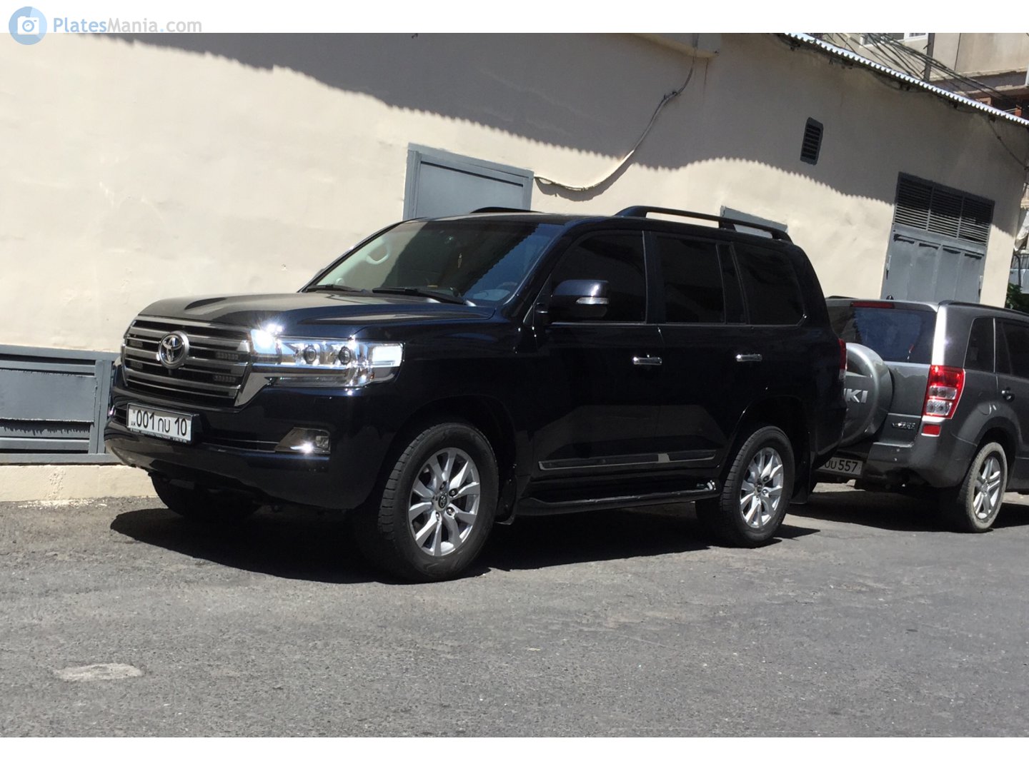 001 ՈU 10, Toyota Land Cruiser 200 (J200), 2nd facelift, 2015–2021