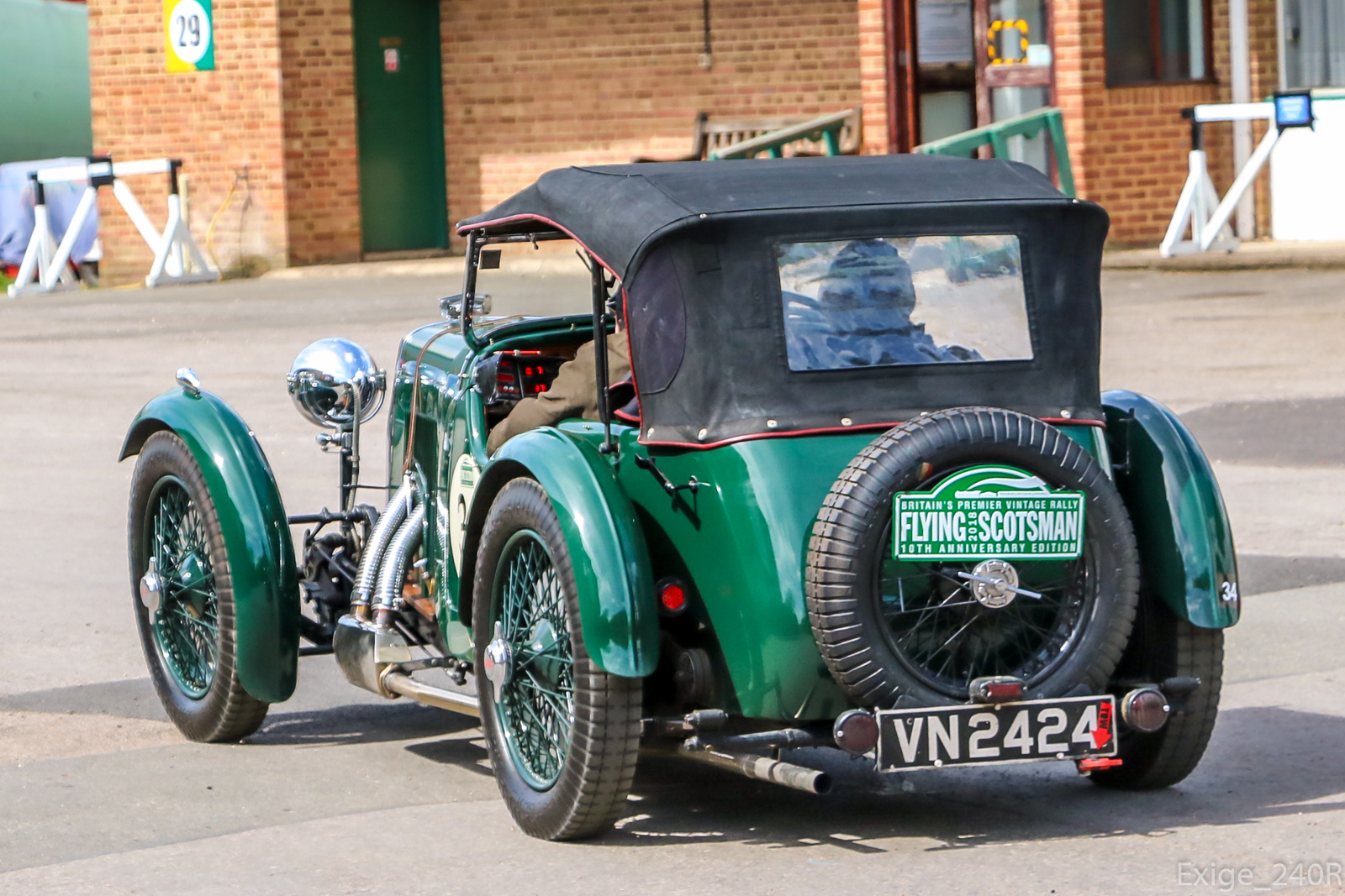 VN2424, Aston Martin International 