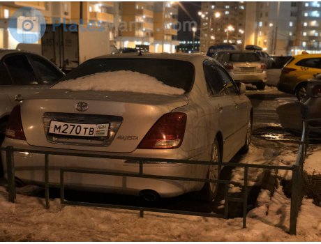 м270тв, Toyota Crown Majesta