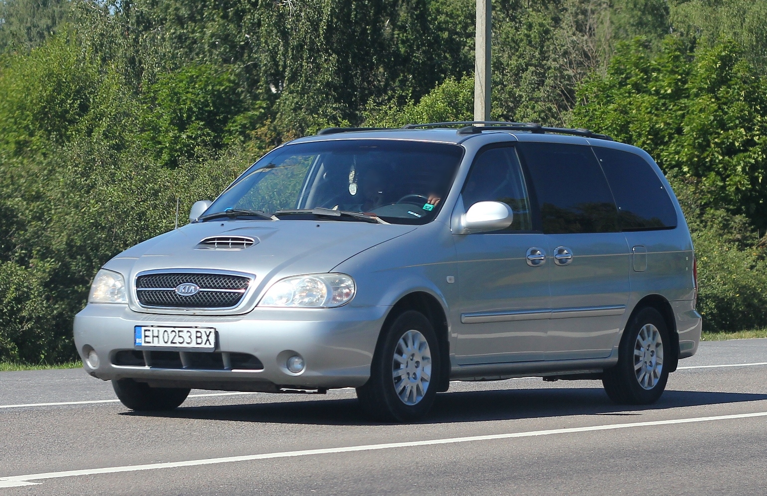 EH 0253 BX, Kia Carnival 1st gen (II) (KV), facelift, 2001–2006