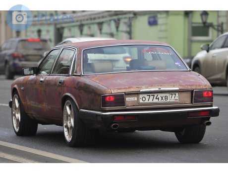 о774хв77, Jaguar XJ