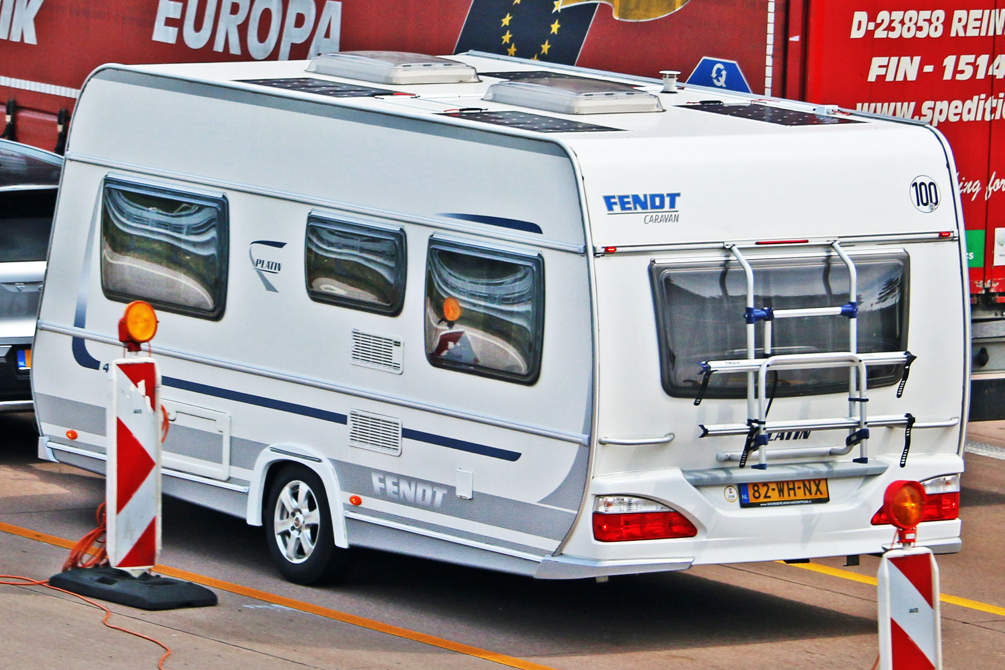 82-WH-NX, Fendt-Caravan Platin 