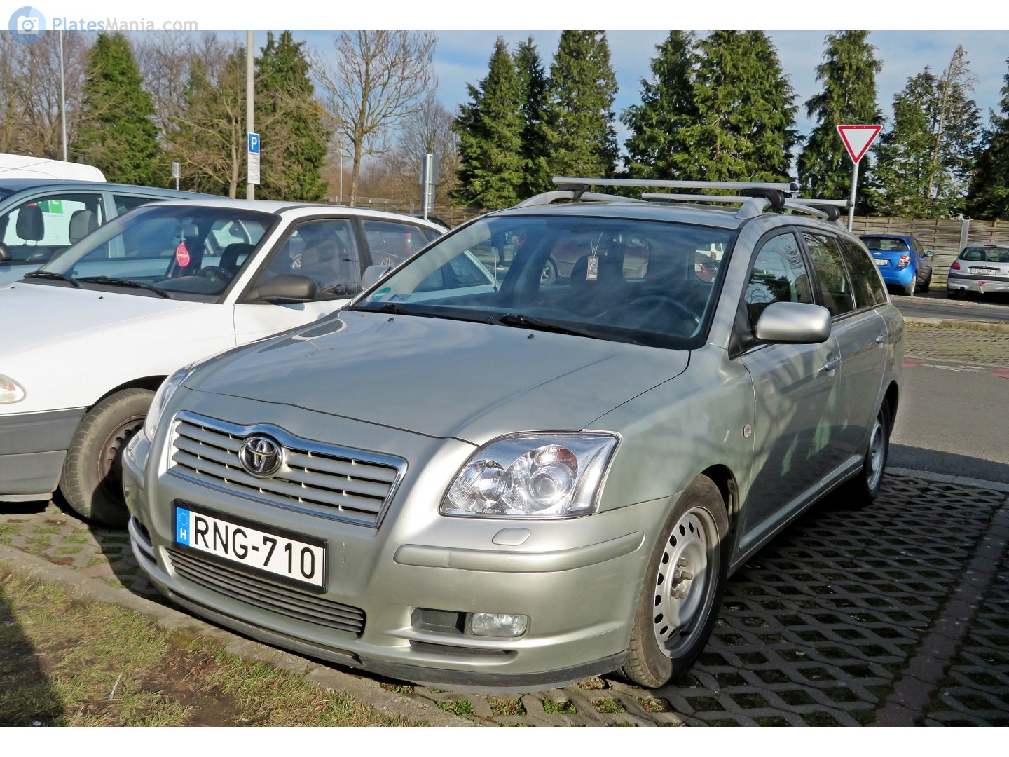 RNG-710, Toyota Avensis 2nd gen Wagon (T250), 2003–2009