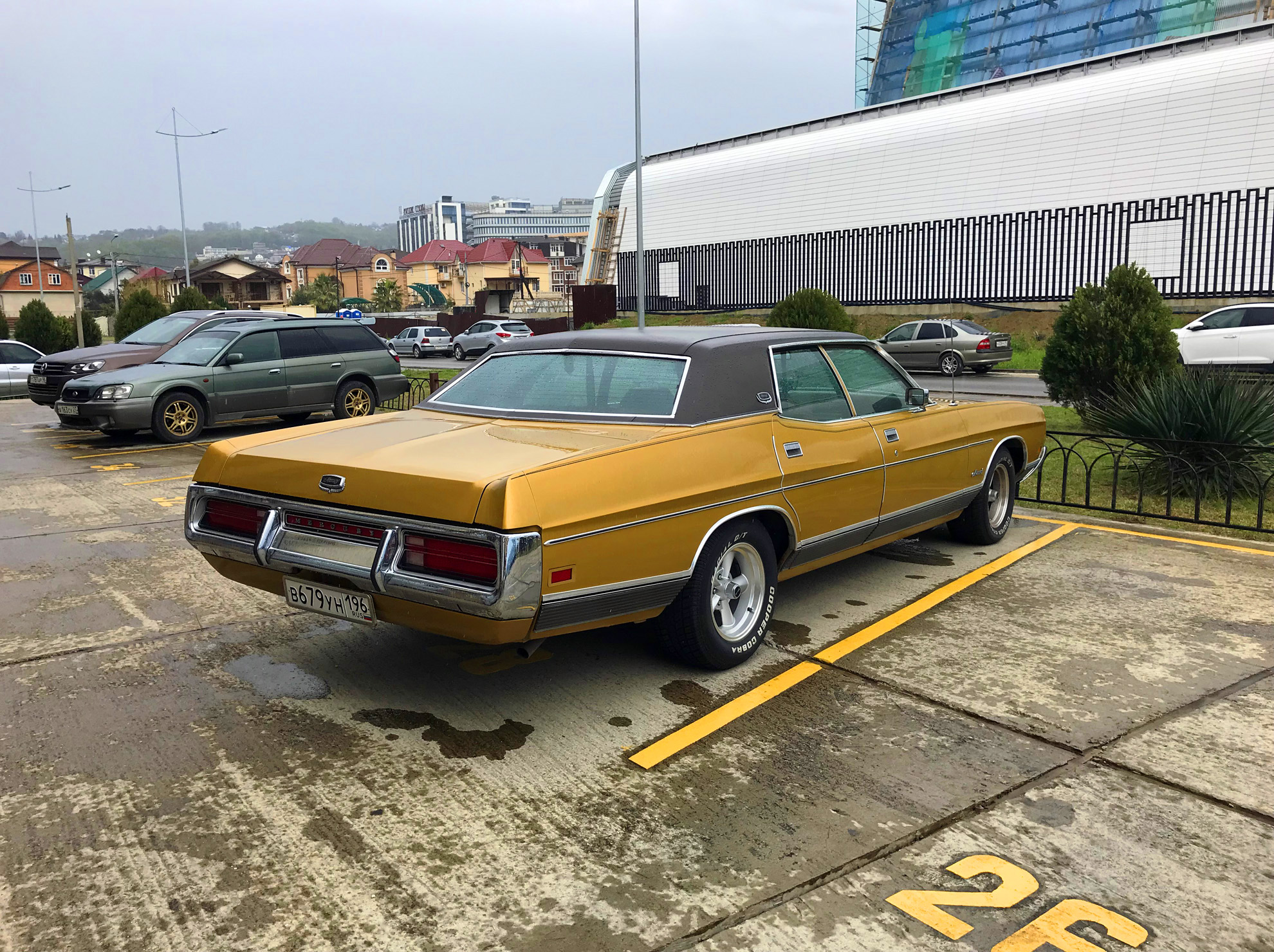 в 679 ун 196, Ford LTD 