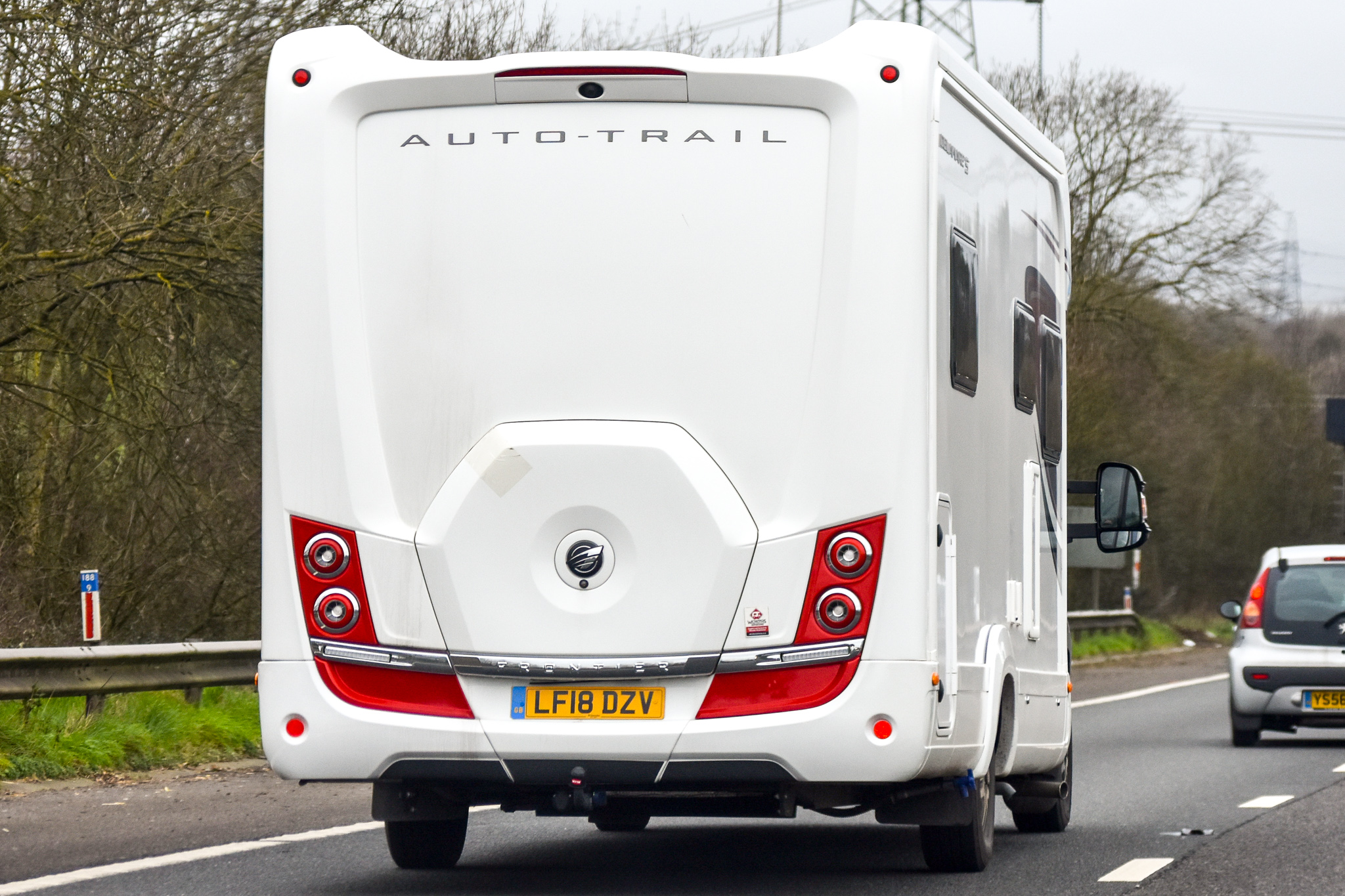 LF18DZV, Autotrail Frontier 