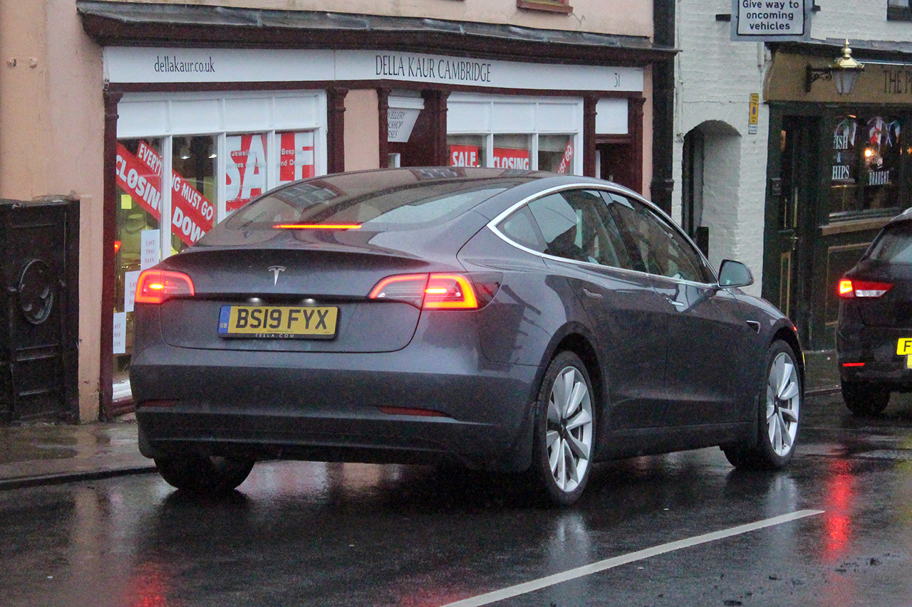 BS19FYX, Tesla Model 3 1st gen (5YJ3), 2017–2023