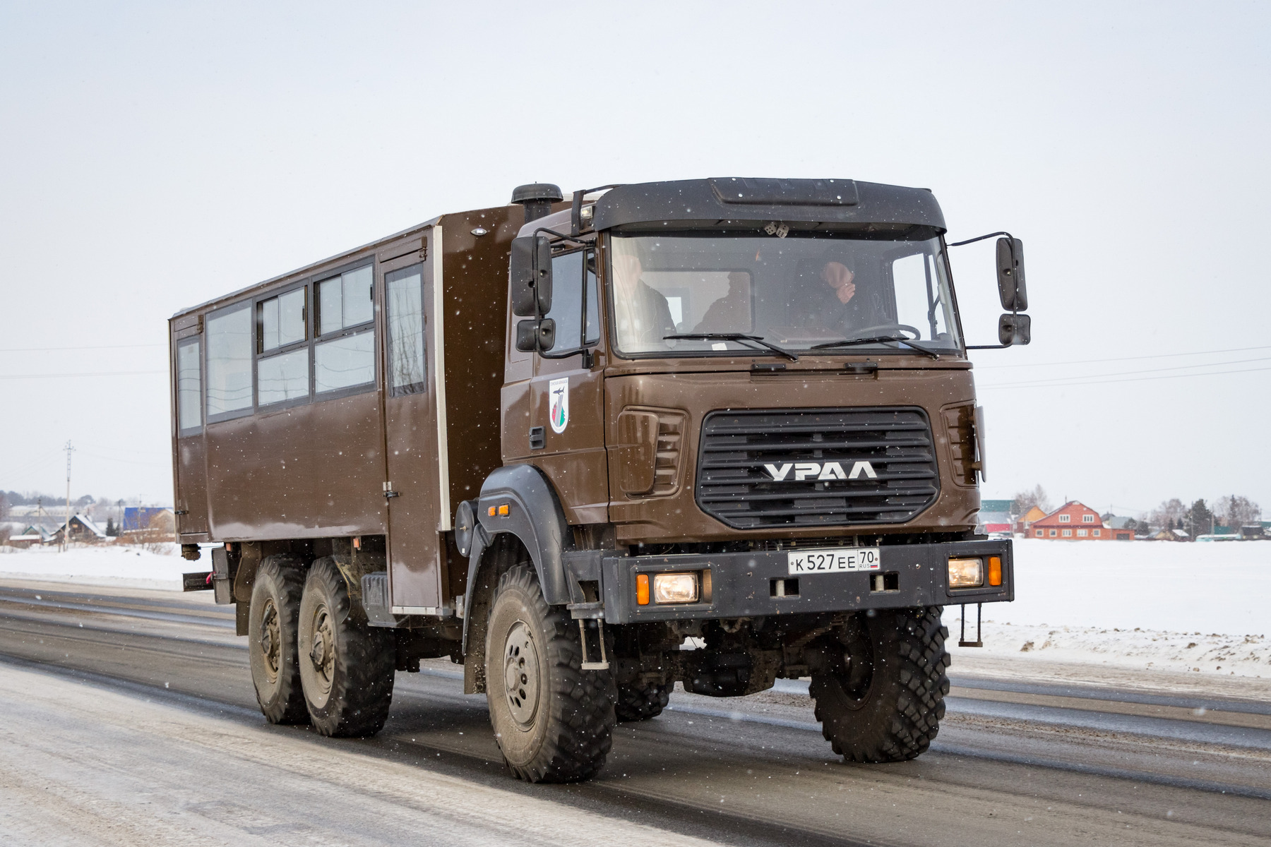 к 527 ее 70, Ural (UralAZ) 3255 3255-М, Iveco Cab, 2015–