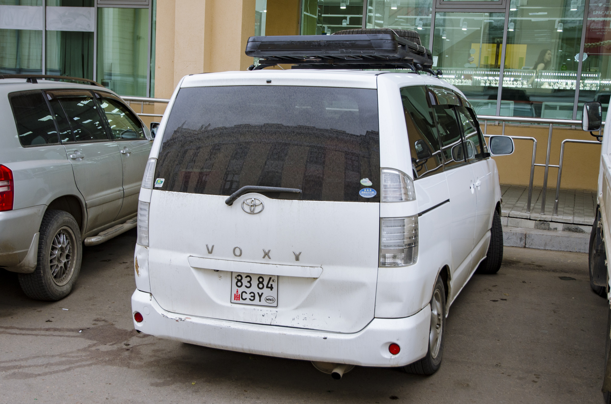 8384 СЭҮ, Toyota Voxy 1st gen (R60), 2001–2007