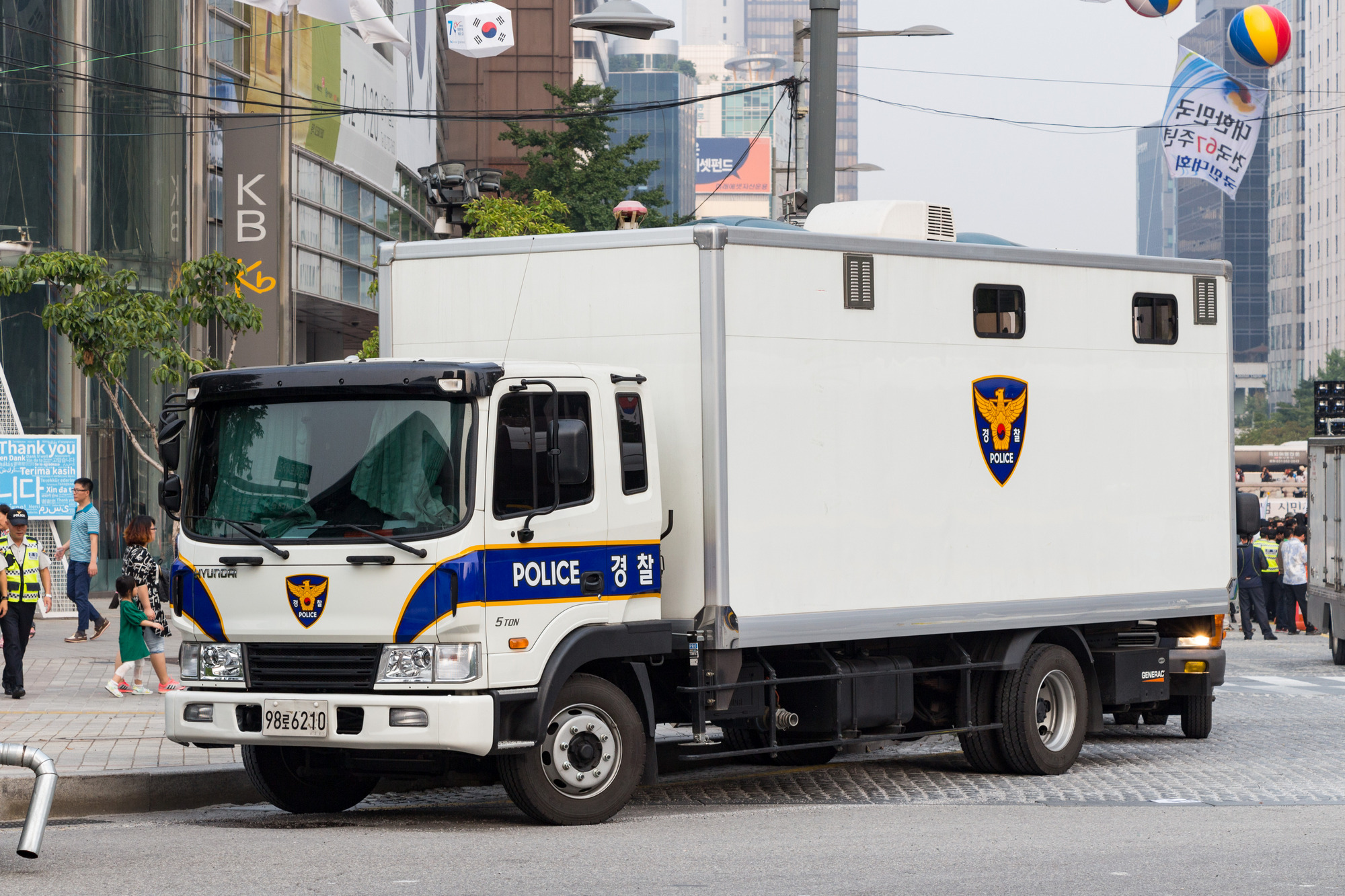 98로 6210, Hyundai Mega Truck 