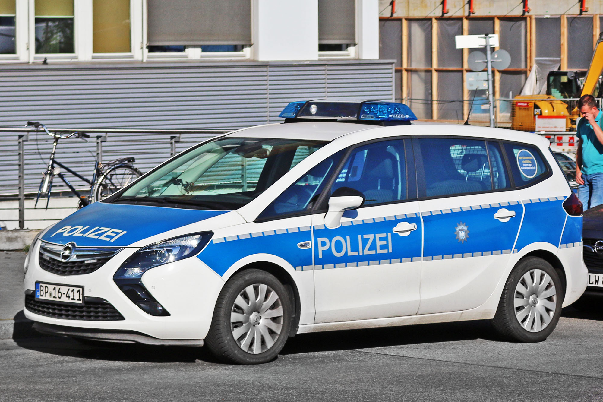 BP 16-411, Opel Zafira 3rd gen Tourer (C; P12), 2011–2016