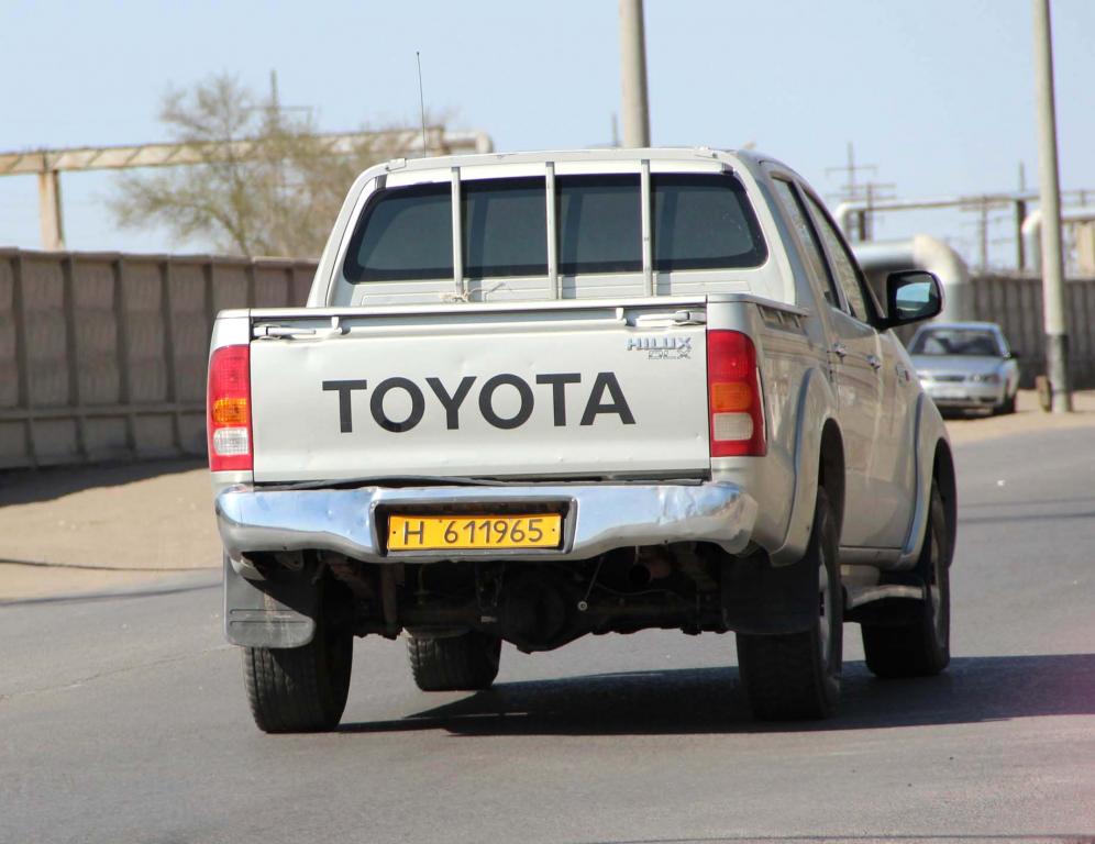 H 611965, Toyota Hilux 