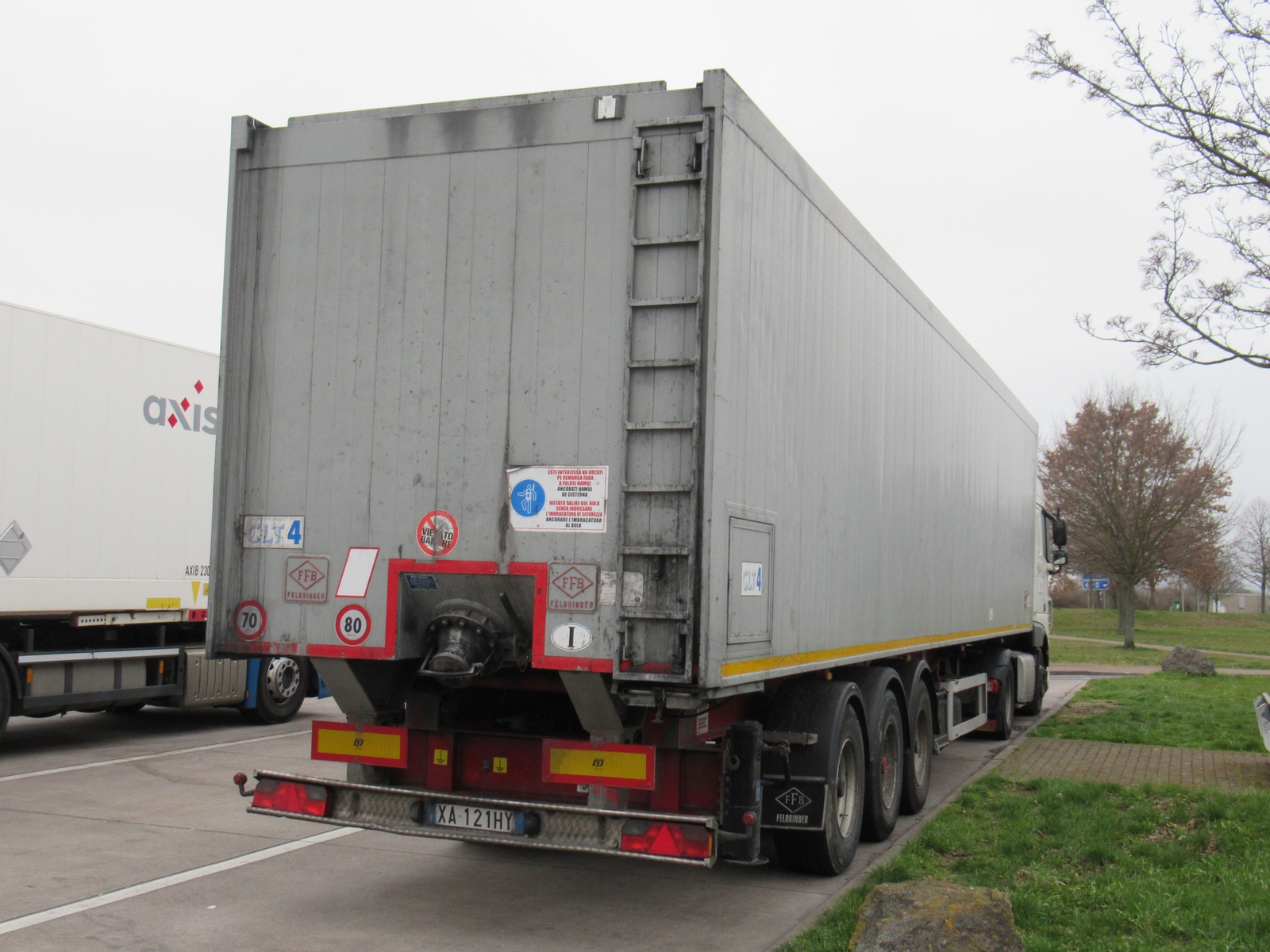 XA 121 HY, Feldbinder 