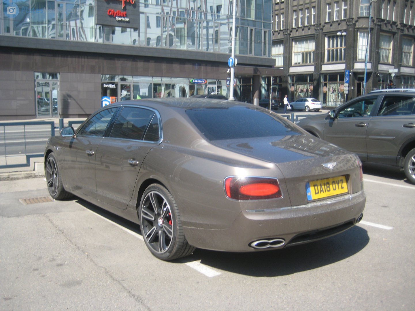 DA18OYZ, Bentley Flying Spur 2nd gen (D1), 2013–2019