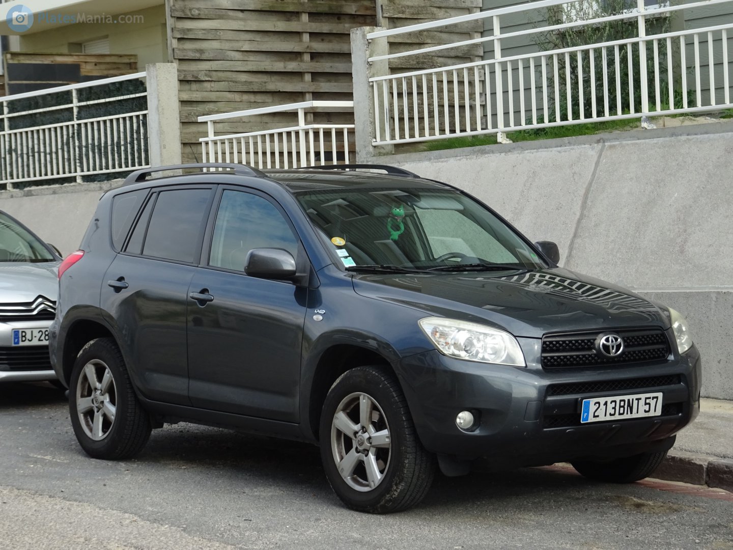 213 BNT 57, Toyota RAV4 