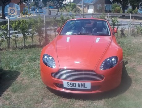 S90 AML, Aston Martin V8 Vantage