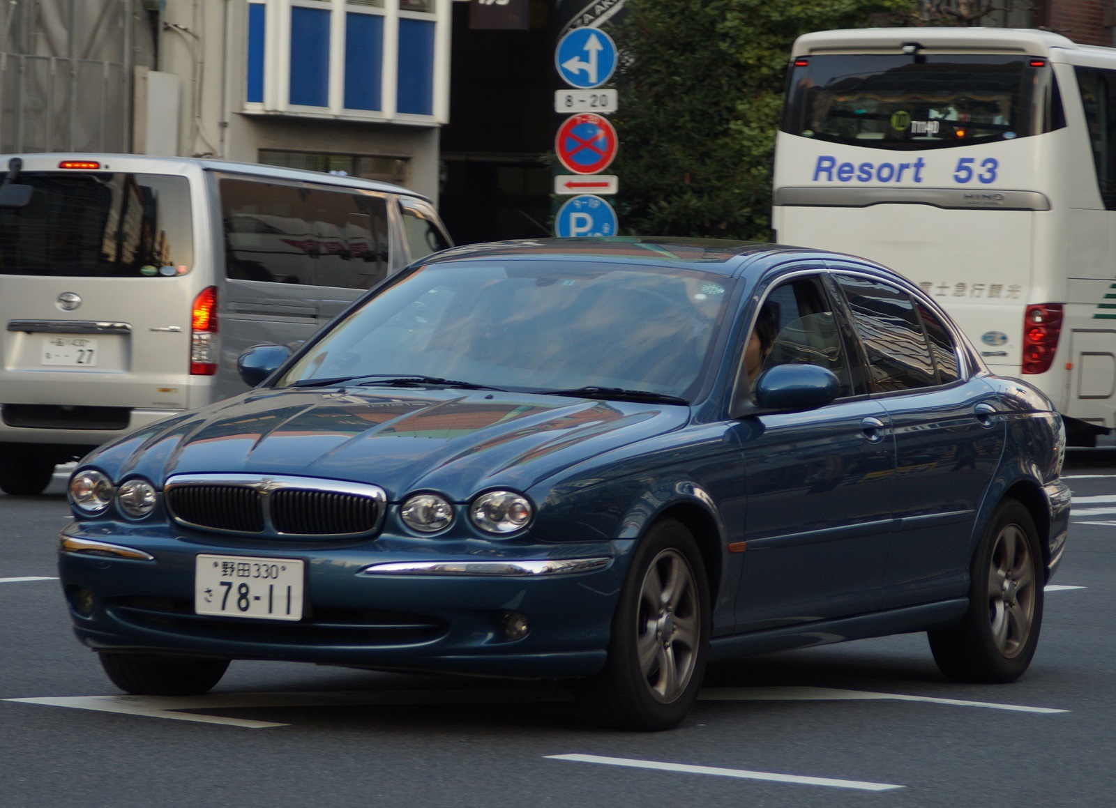 野田 330 さ 7811, Jaguar X-Type 1st gen Sedan (X400), 2001–2009