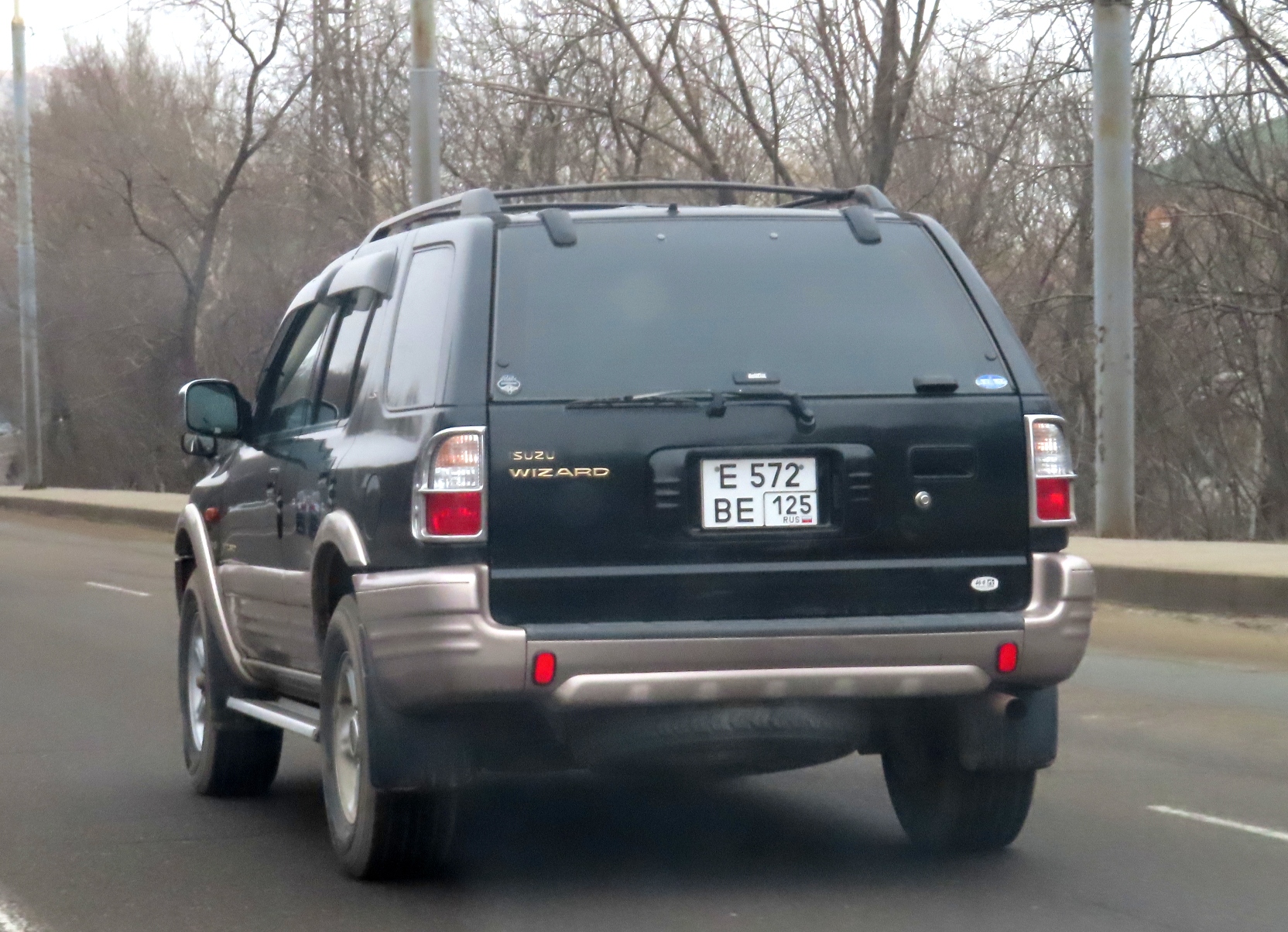 е 572 ве 125, Isuzu Wizard 