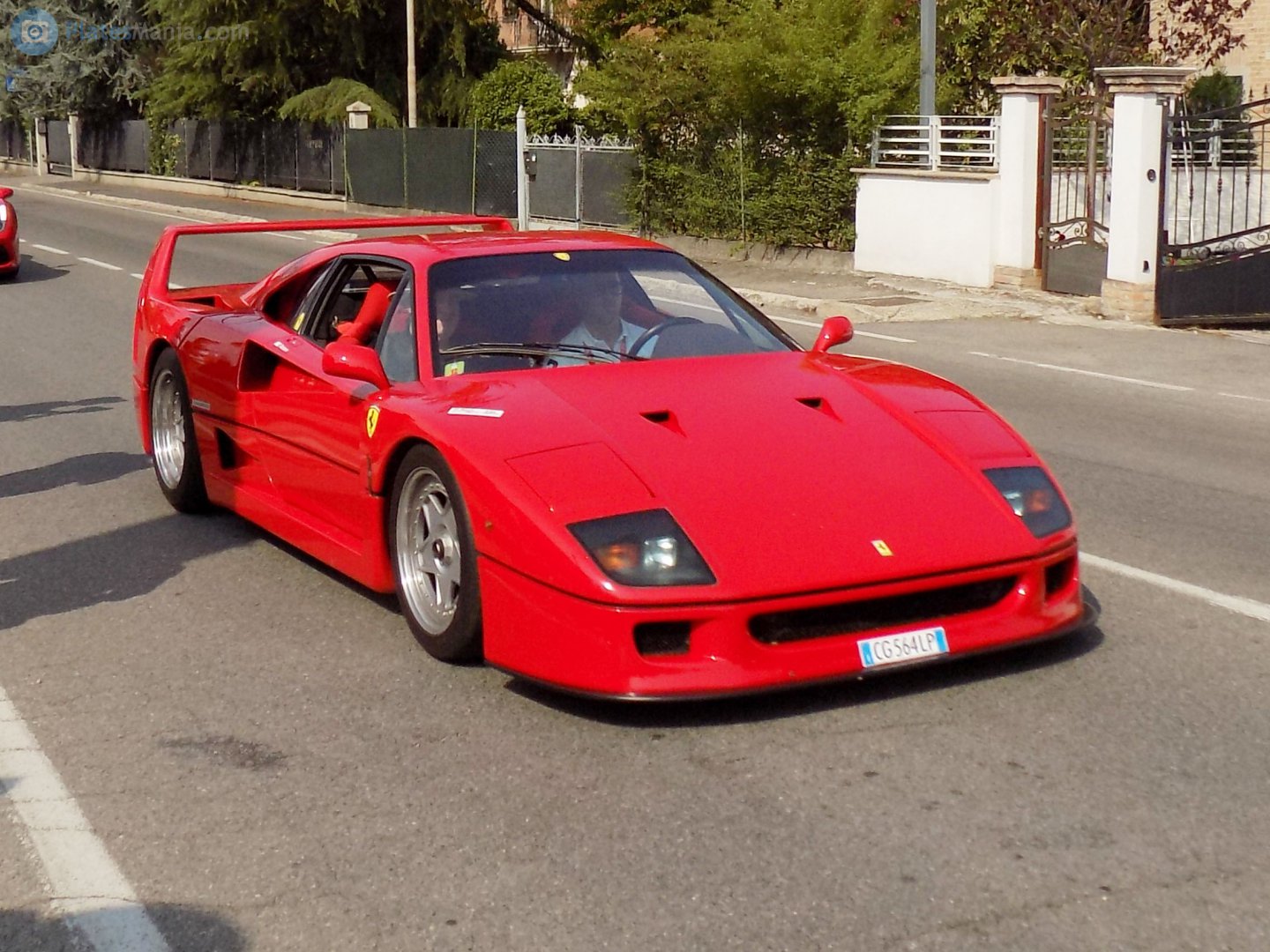 CG 564 LP, Ferrari F40 1st gen (F120), 1987–1992