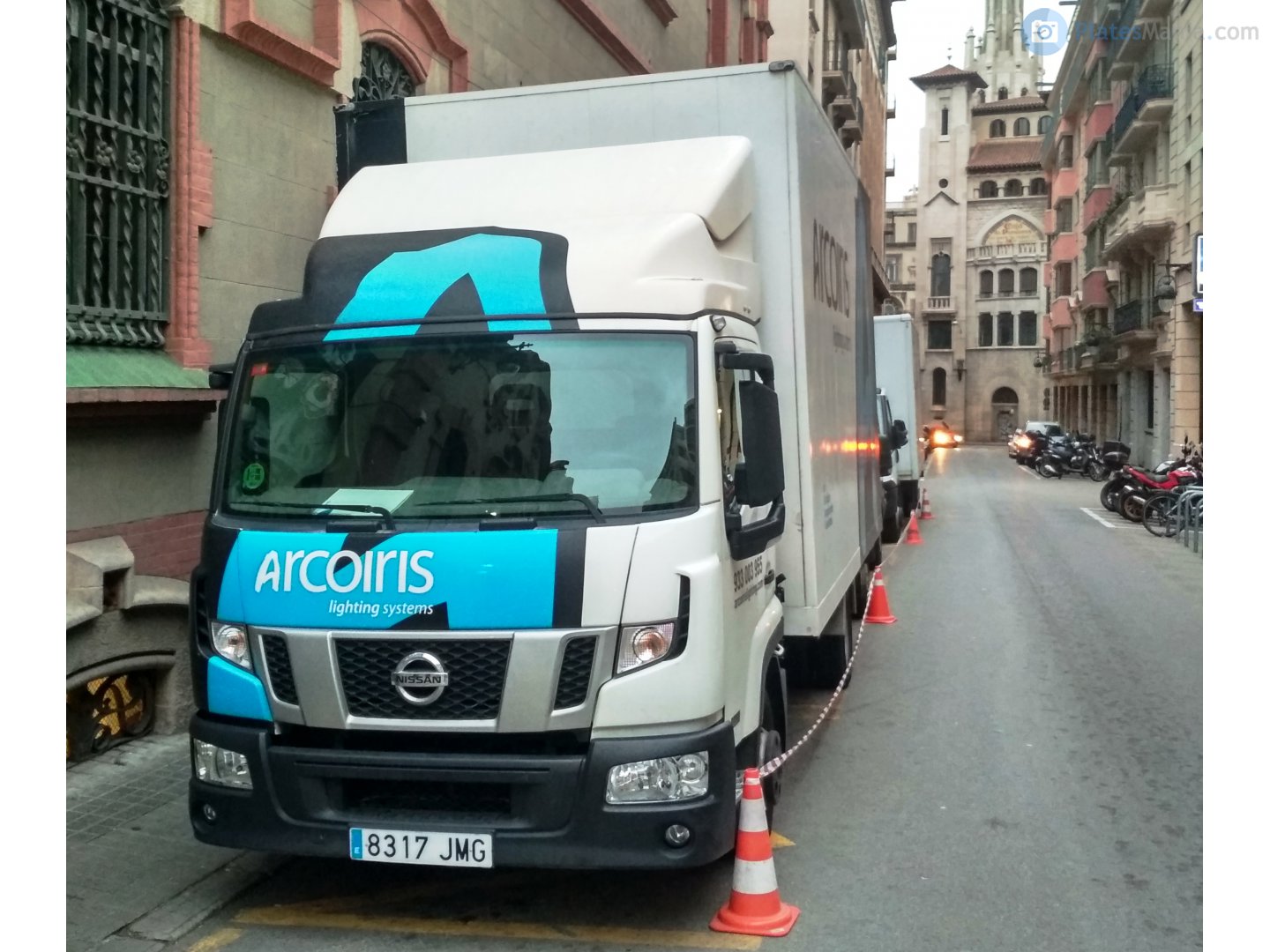 8317 JMG, Nissan NT500 