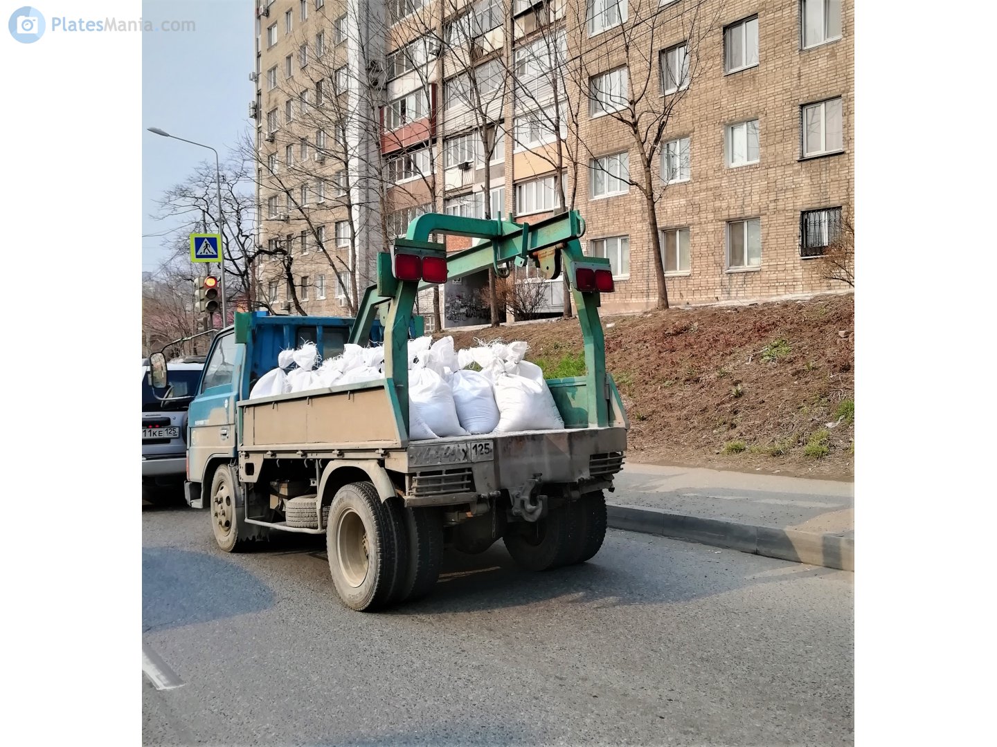 х 444 хх 125, Mazda Titan 2nd gen, 1980–1989