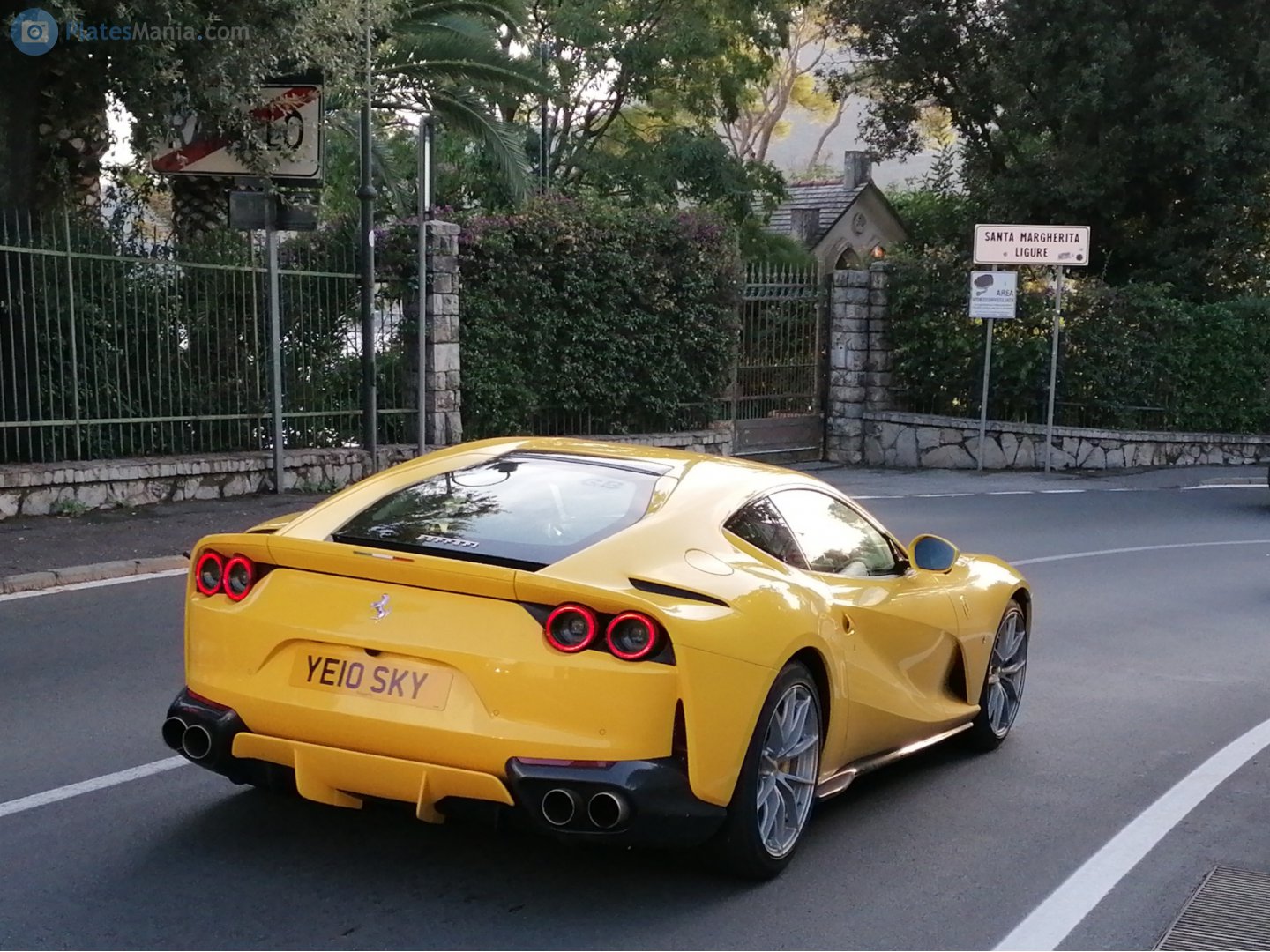 YE10SKY, Ferrari 812 1st gen Superfast (F152) 2017–2021