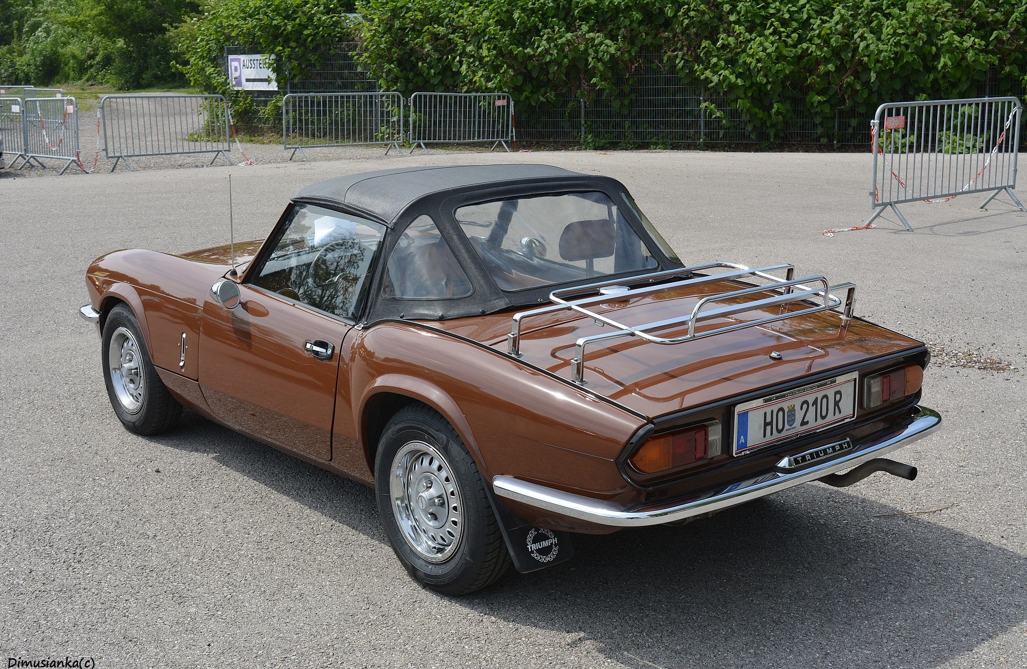 HO 210 R, Triumph Spitfire 