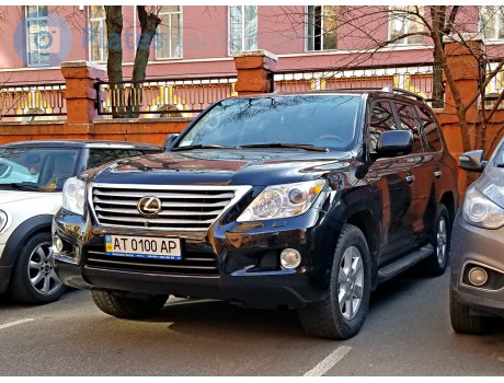 AT 0100 AP, Lexus LX