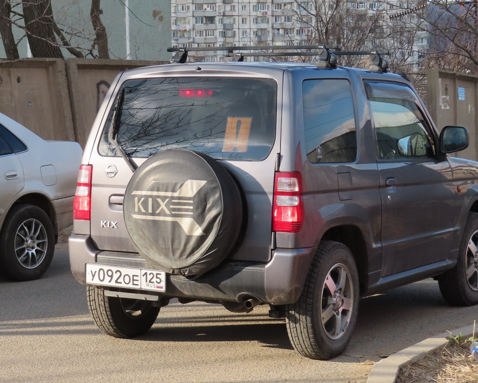 у 092 ое 125, Nissan Kix 1st gen (H59), 2008–2012