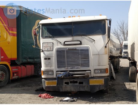 08 689 AAF, Freightliner FLB