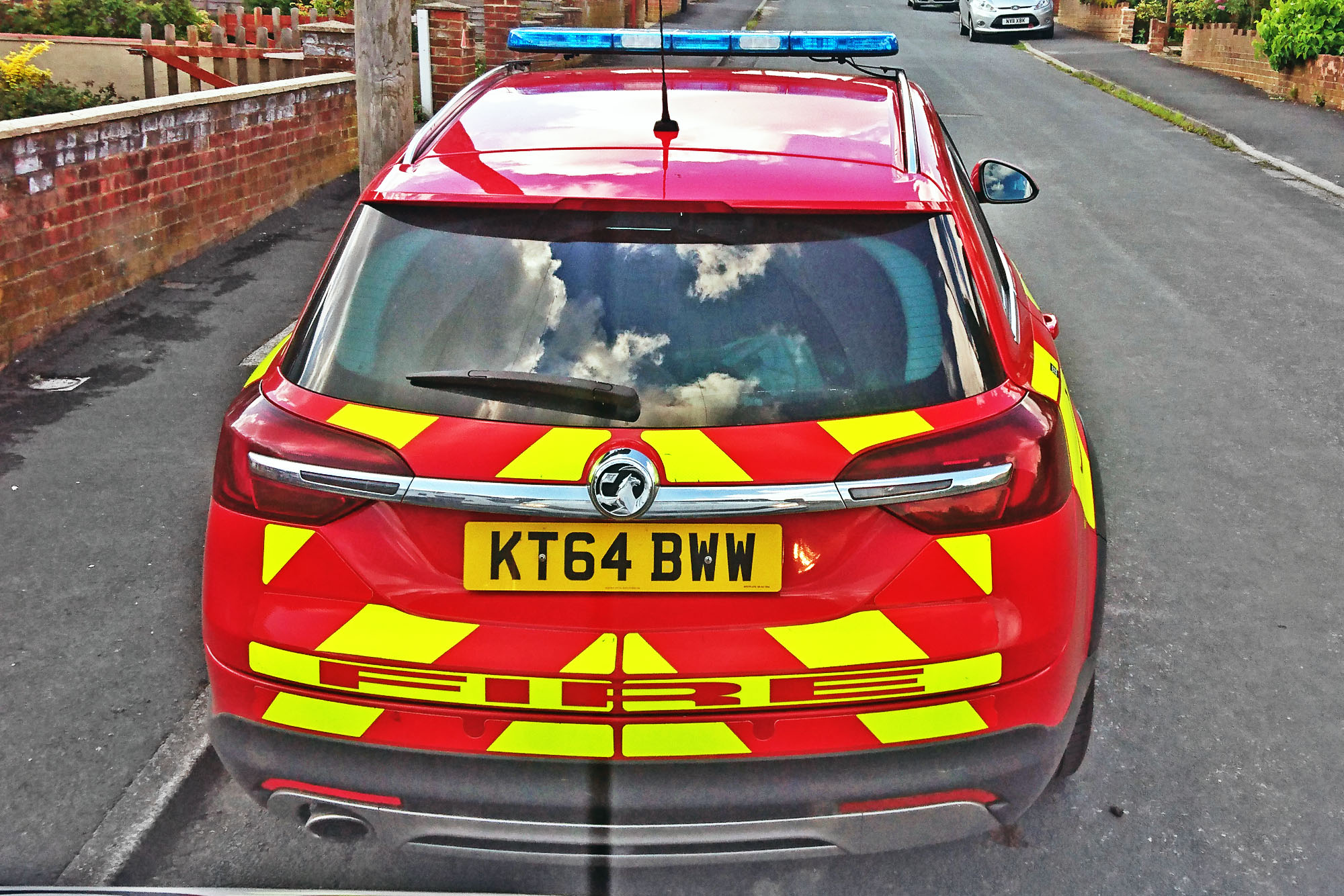 KT64BWW, Vauxhall Insignia 1st gen Country Tourer (G09), facelift, 2013–2015