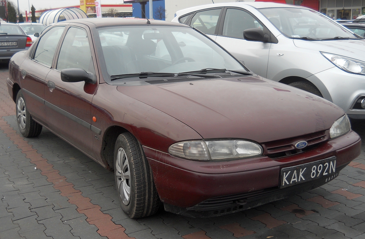 KAK 892N, Ford Mondeo 1st gen Sedan/Liftback (Mk1; CDW27), 1993–1996