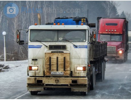 в884тн86, Freightliner FLA